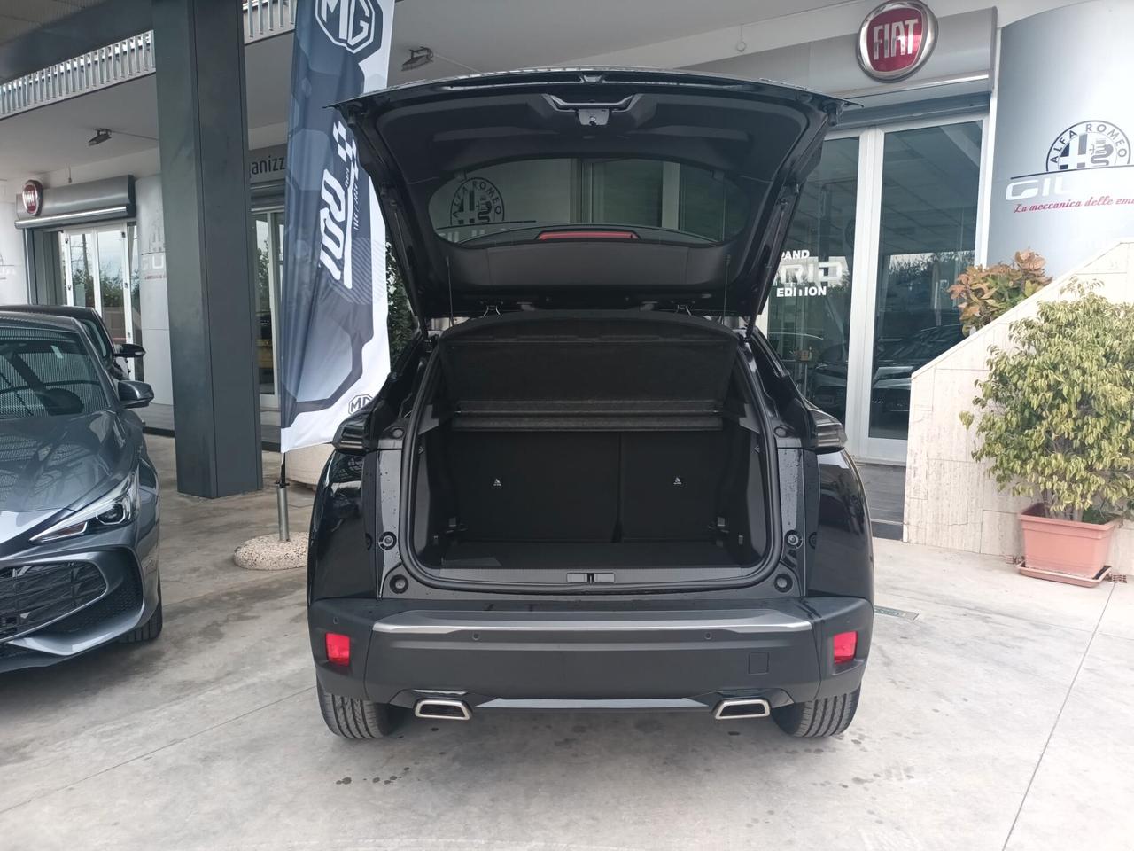 Peugeot 2008 Hybrid 1.2 Allure 145 CV e-DCS6