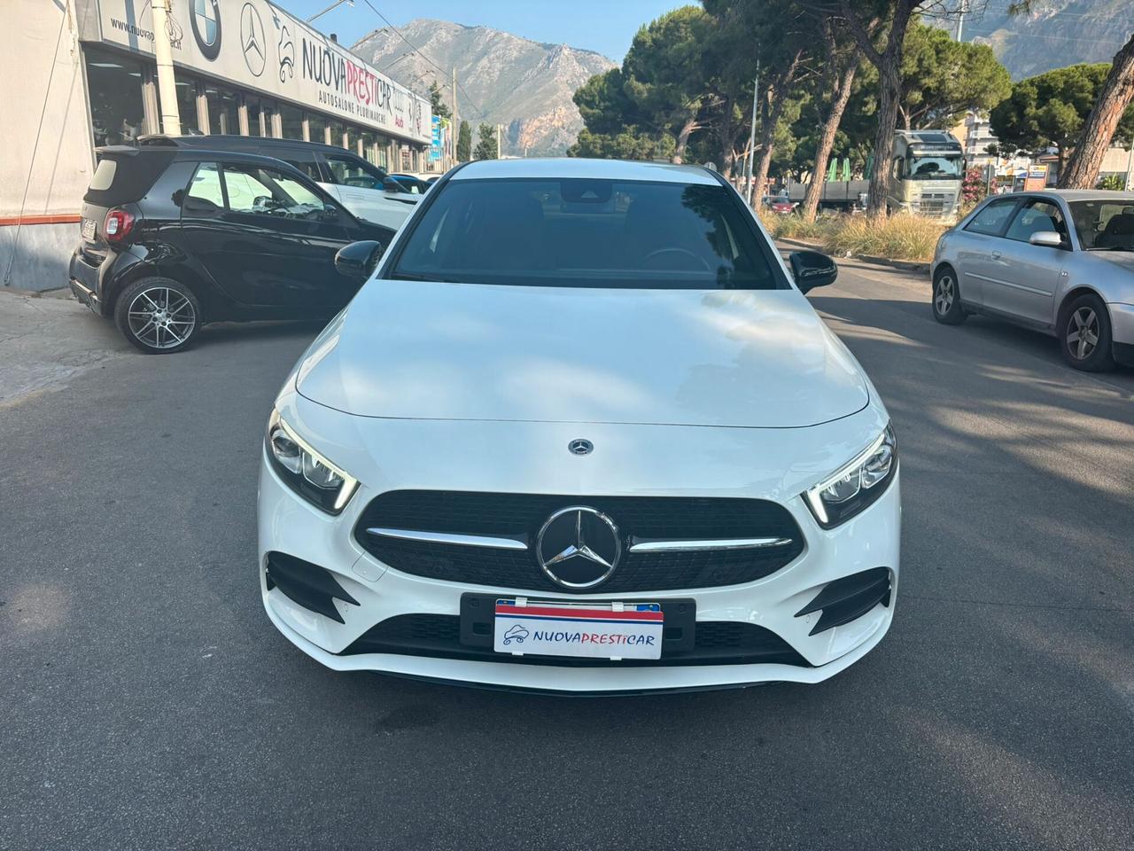 Mercedes-benz 180 Mercedes A180d motore MERCEDES 2.0 AMG Premium Night edition