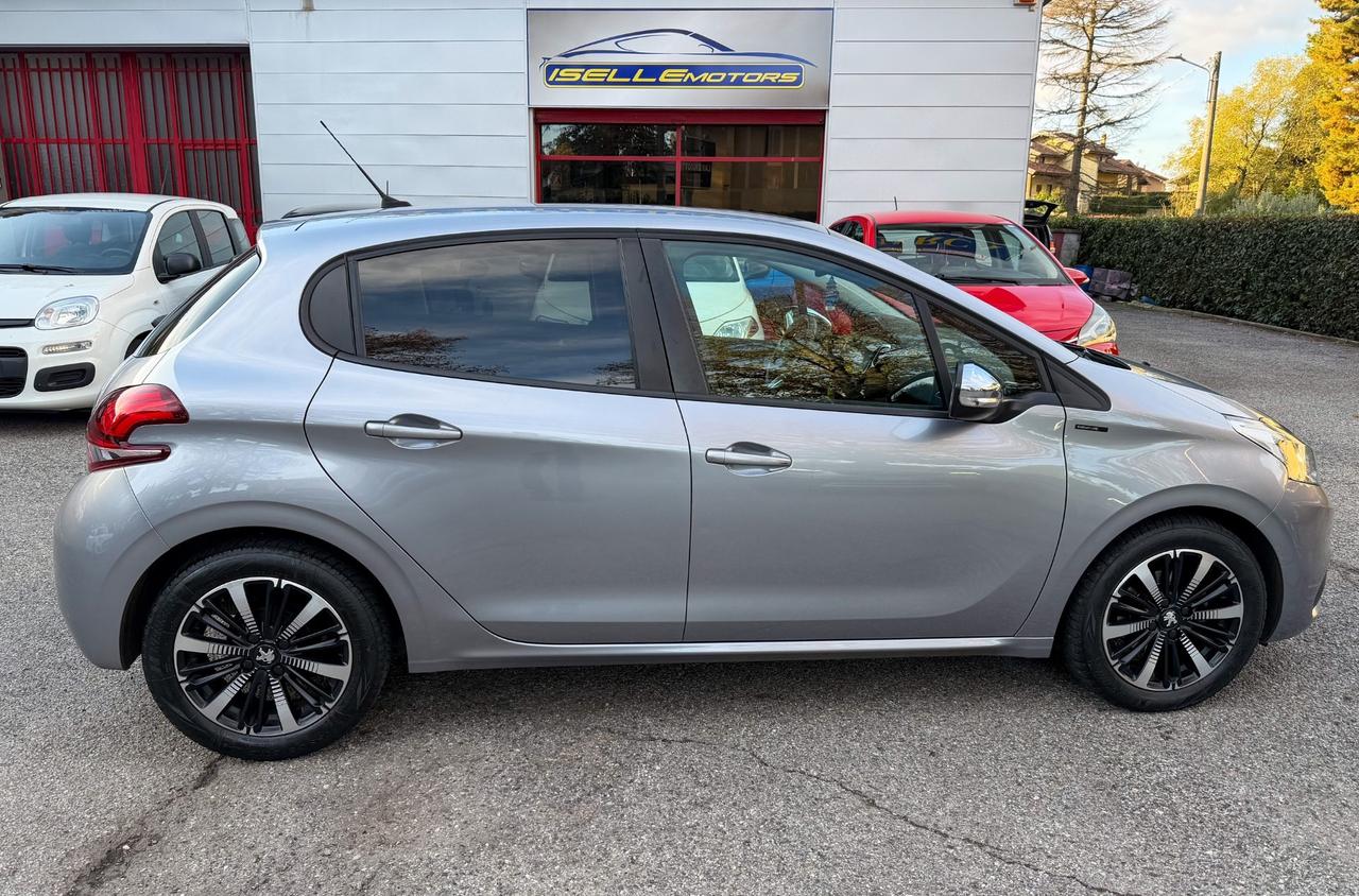 Peugeot 208 PureTech 82 5 porte Allure