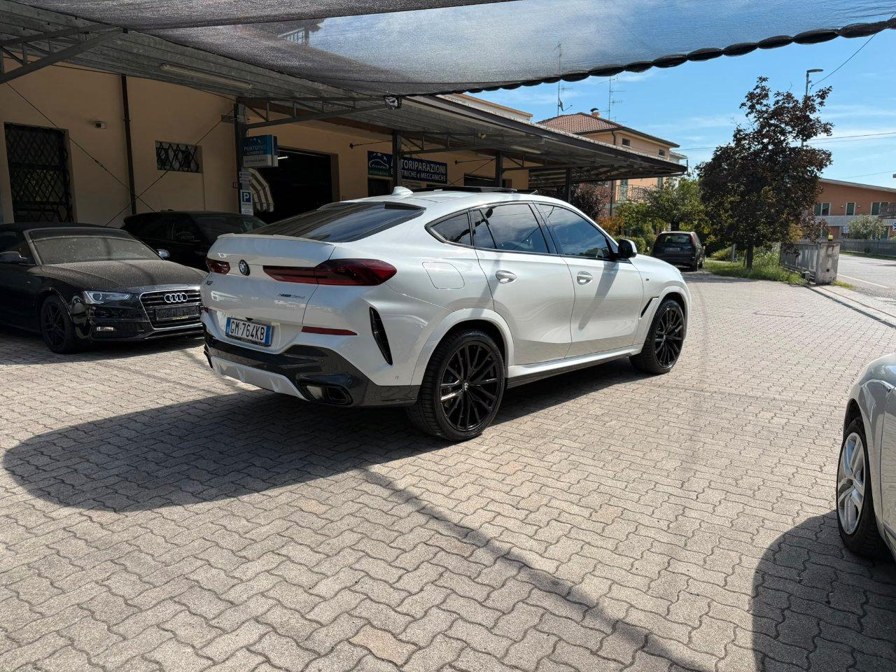 BMW X6 xdrive30d mhev 48V Msport PANORAMA