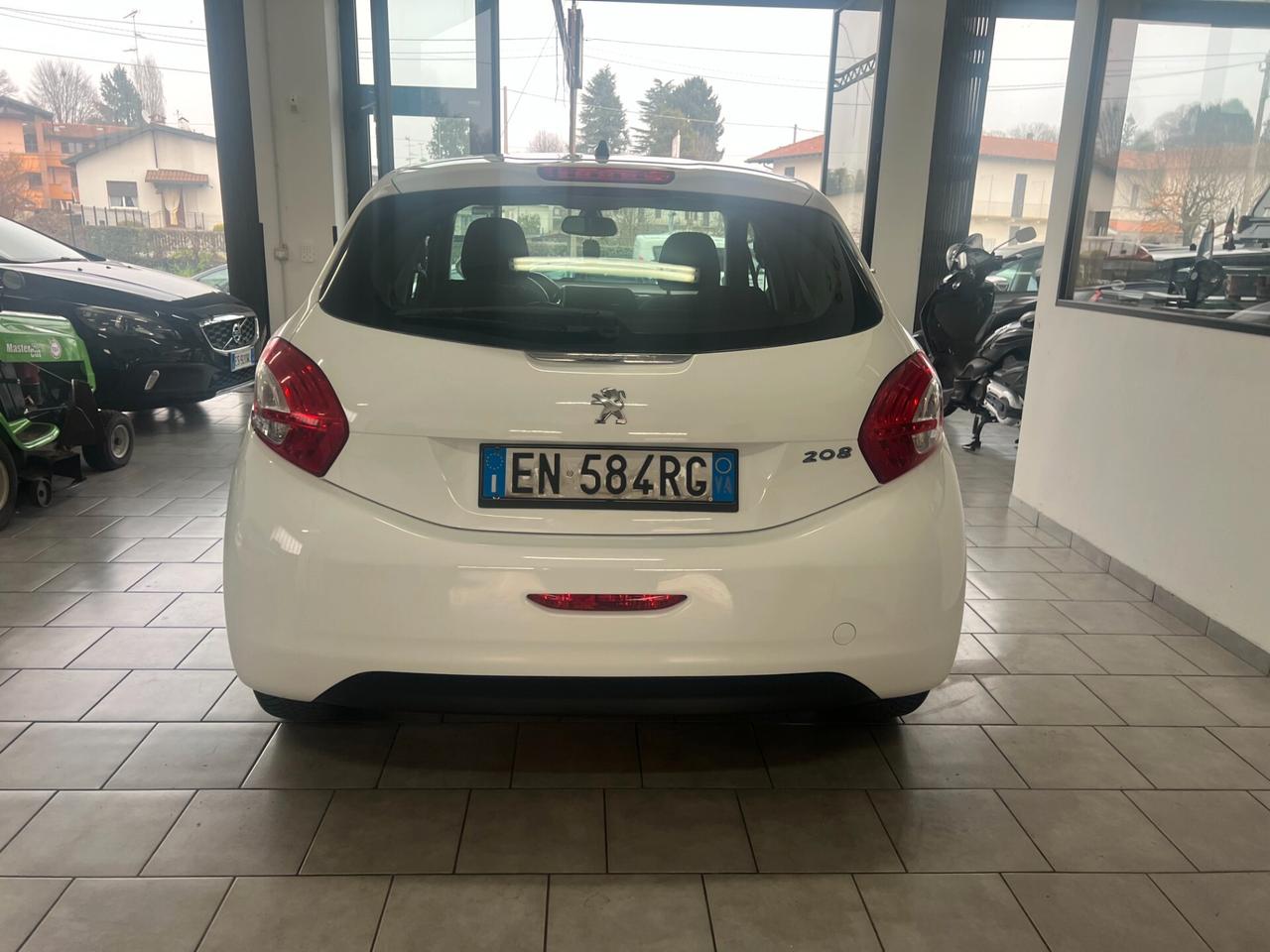 Peugeot 208 1.2 VTi 82 CV 5 porte Active 100000 KM