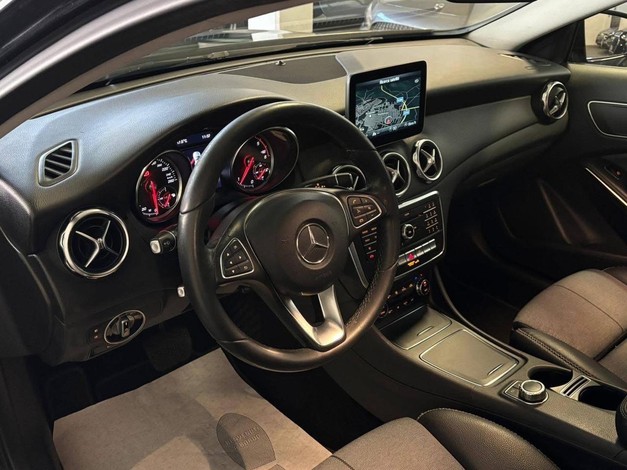 Mercedes-benz GLA 180 d Business