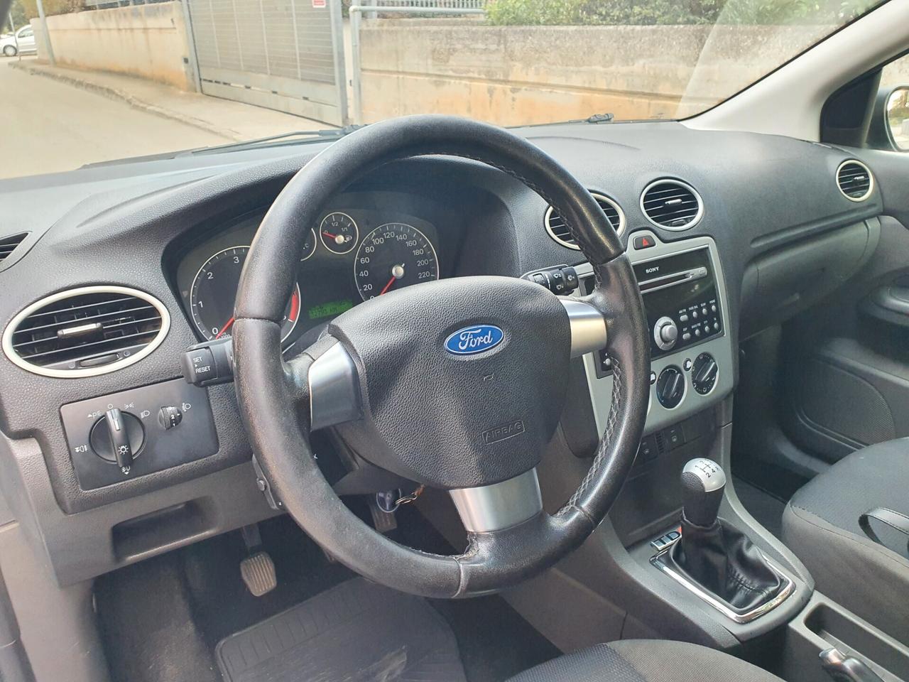 Ford Focus 1.6 TDCi 90CV Adatta a Neopatentati