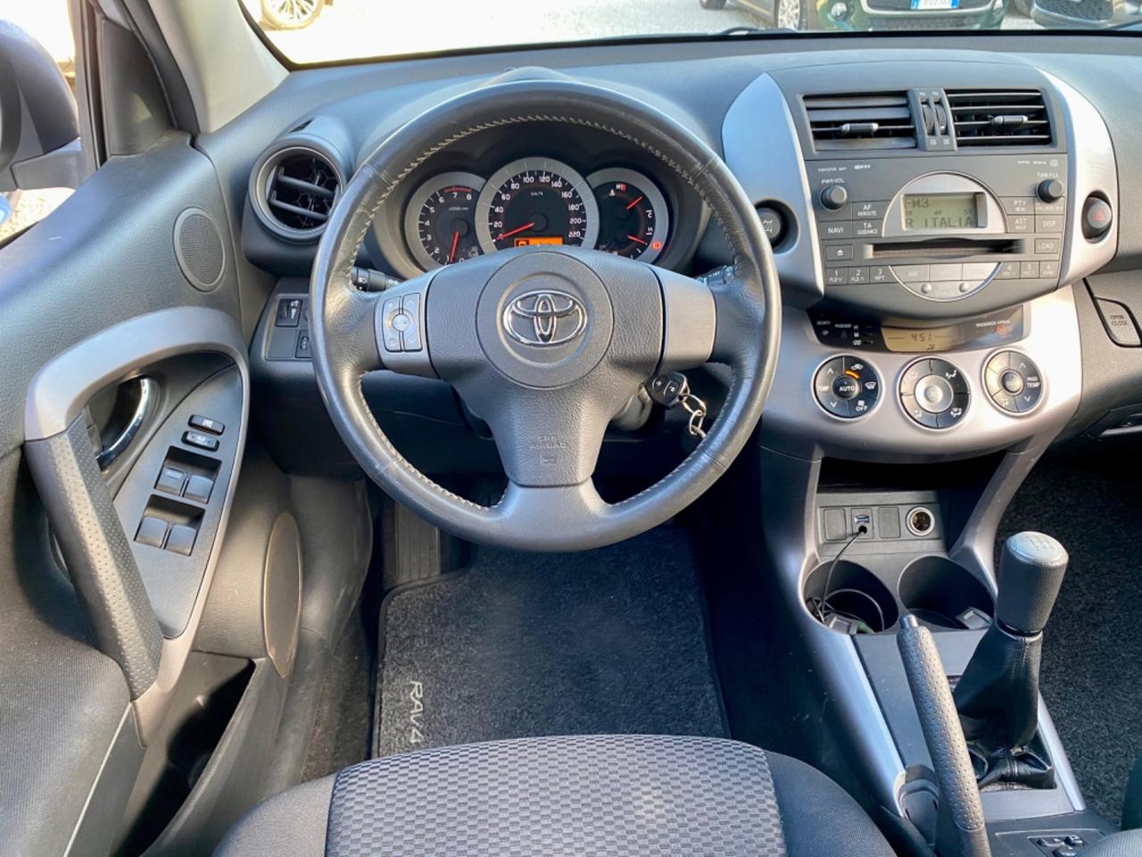Toyota RAV 4 RAV4 2.0 Luxury