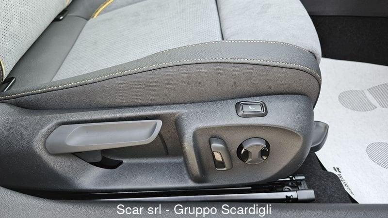 Skoda Superb 2.0 TDI DSG Wagon Style interno design selection