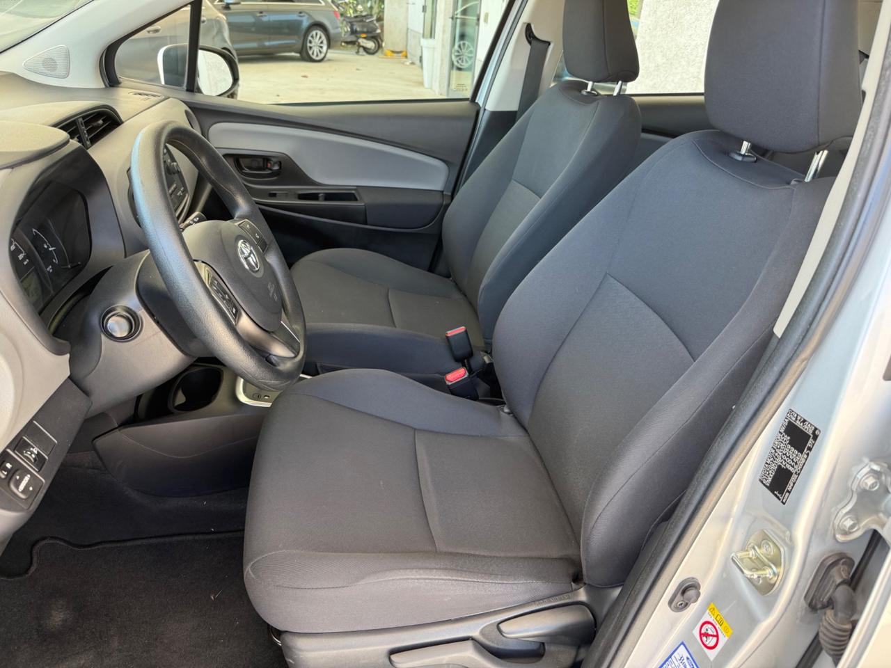 Toyota Yaris 1.5 Hybrid 5 porte Cool