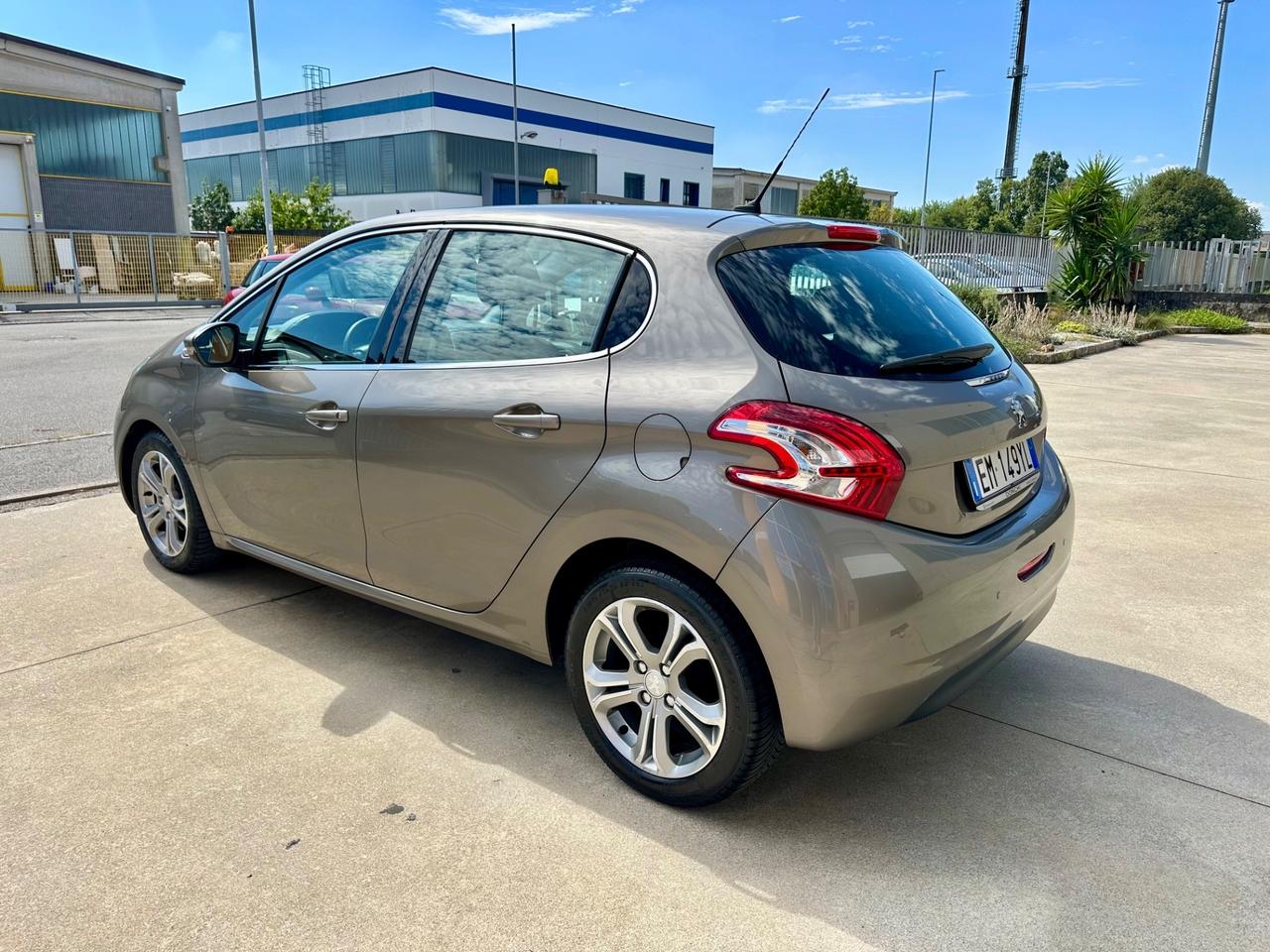 Peugeot 208 1.2 VTi 82 CV 5 porte Access