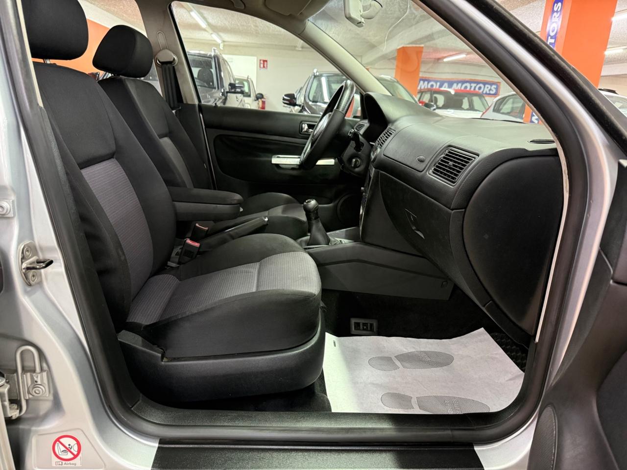 Volkswagen Golf 1.6 16V cat 5 porte Comfortline