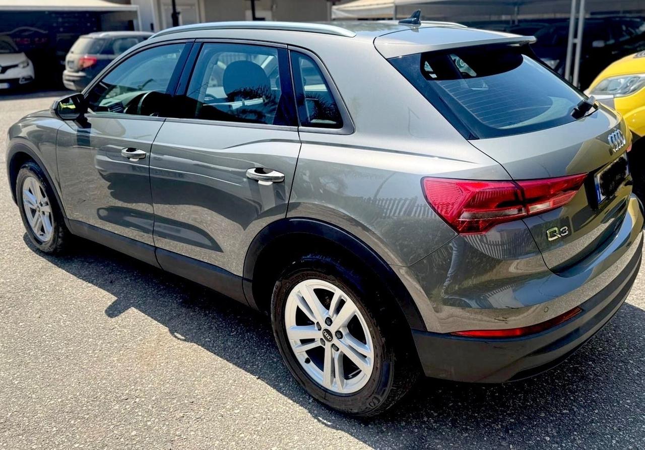 Audi Q3 35 TDI S tronic Business