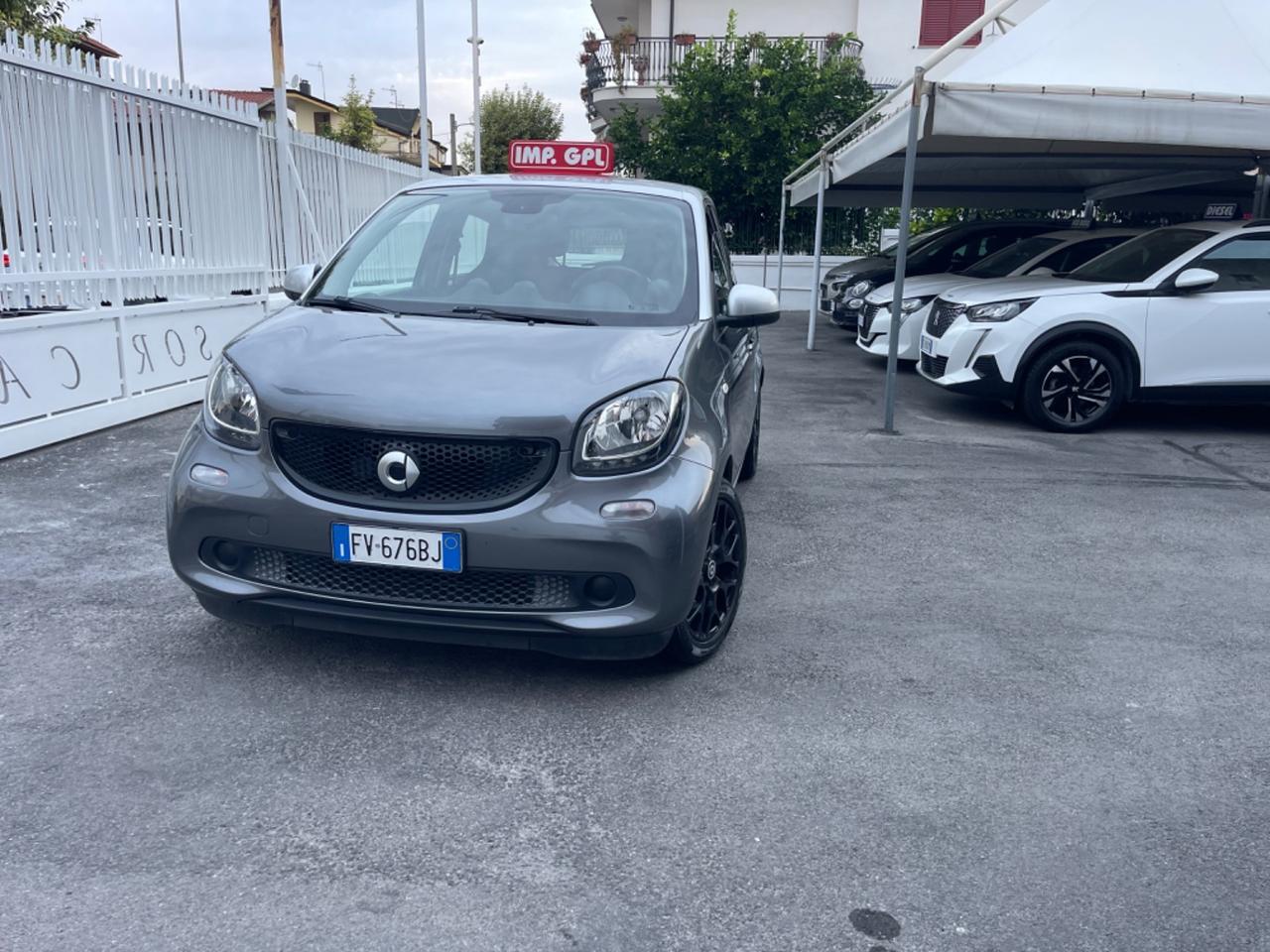 Smart ForFour cil. 1.0 GPL ANNO 2018 MODELLO PASSION CAMBIO AUTOMATICO.