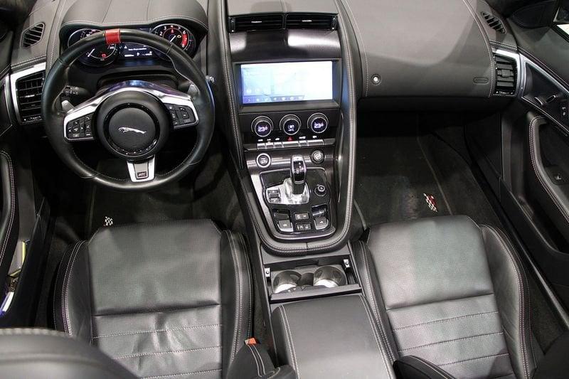 Jaguar F-Type F-Type Cabrio 2.0 i4 chequered flag