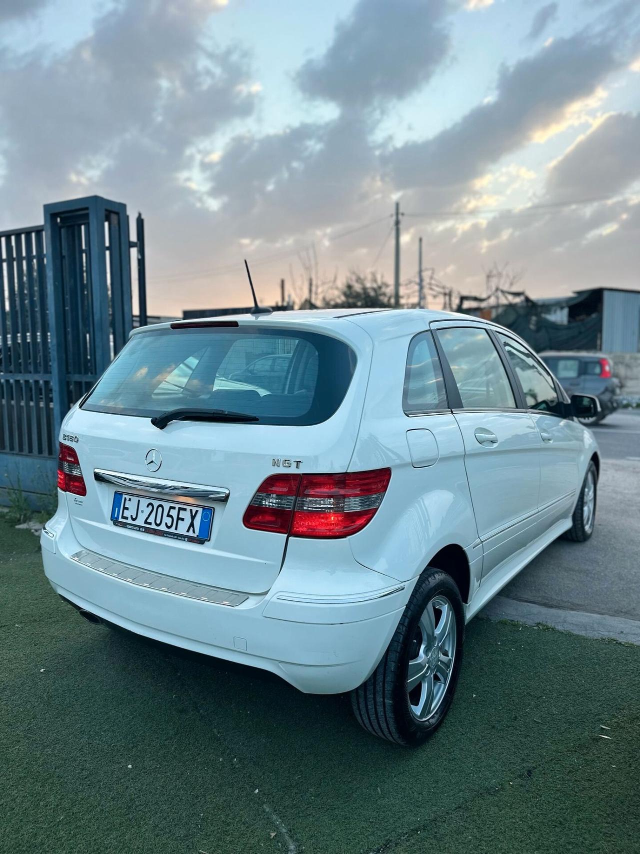 Mercedes-benz B 200 B 180 NGT BlueEFFICIENCY Premium