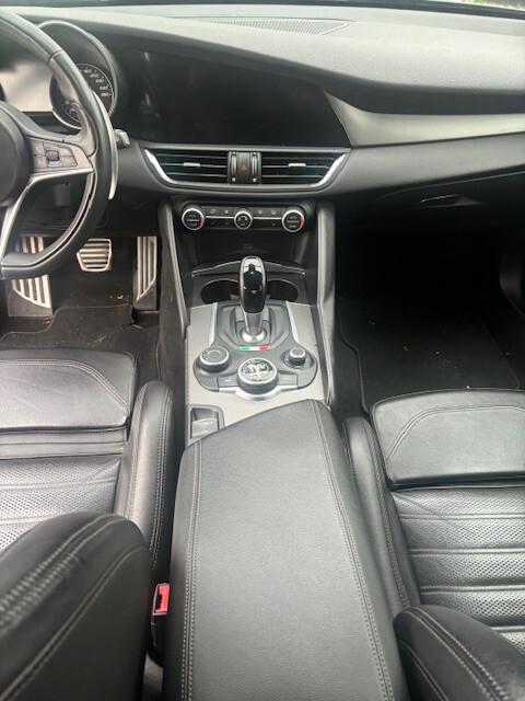 Alfa Romeo Giulia 2.0 Turbo 280 CV AT8 AWD Q4 Veloce