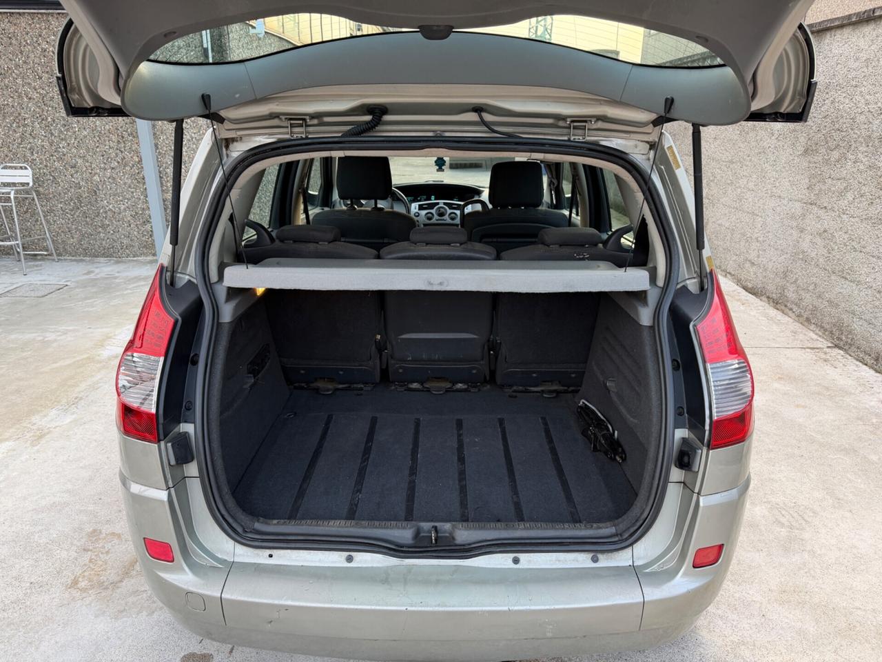 Renault Scénic 1.6 benzina euro4 spaziosa neopatentati