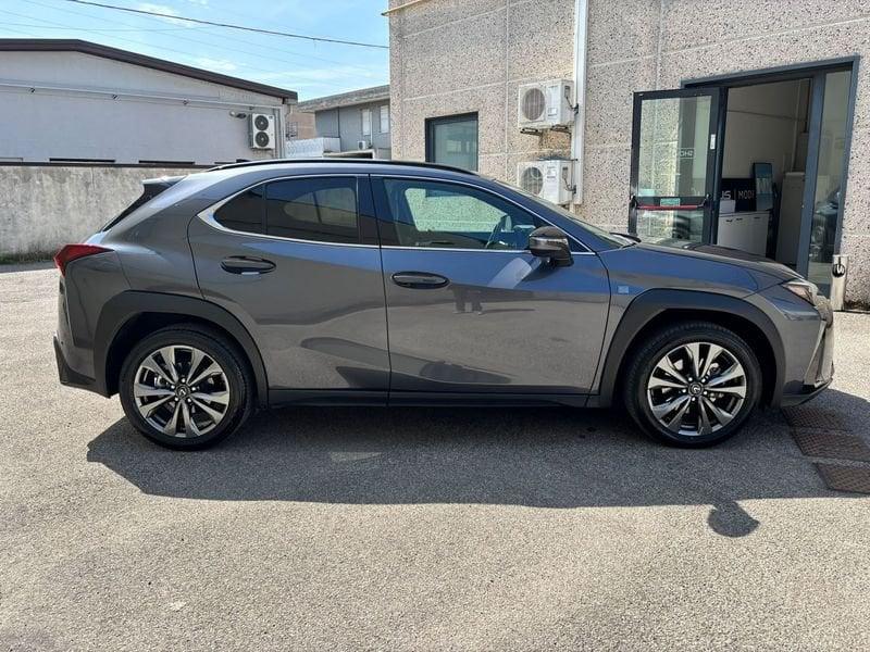Lexus UX 300h Hybrid F-Design 2WD