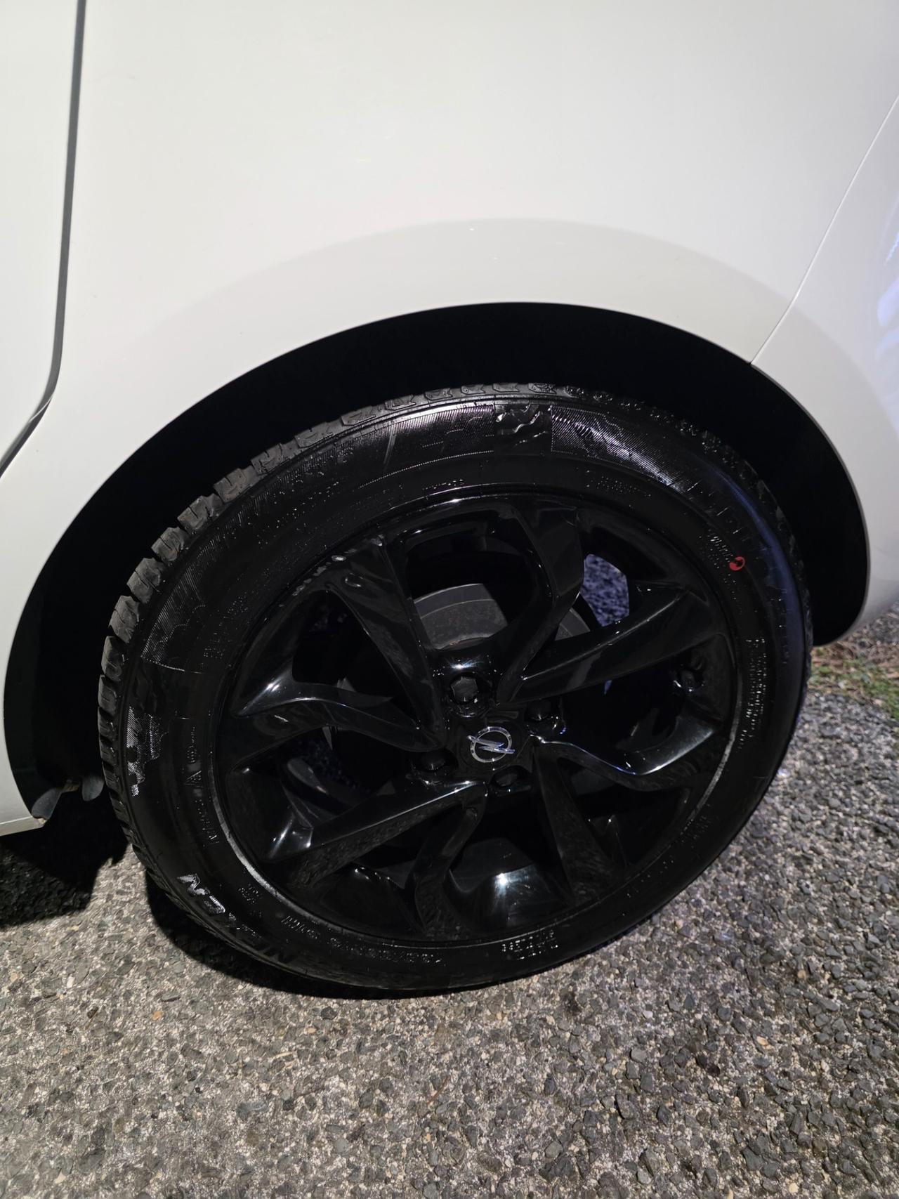 Opel Corsa 1.2 Coupé b-Color