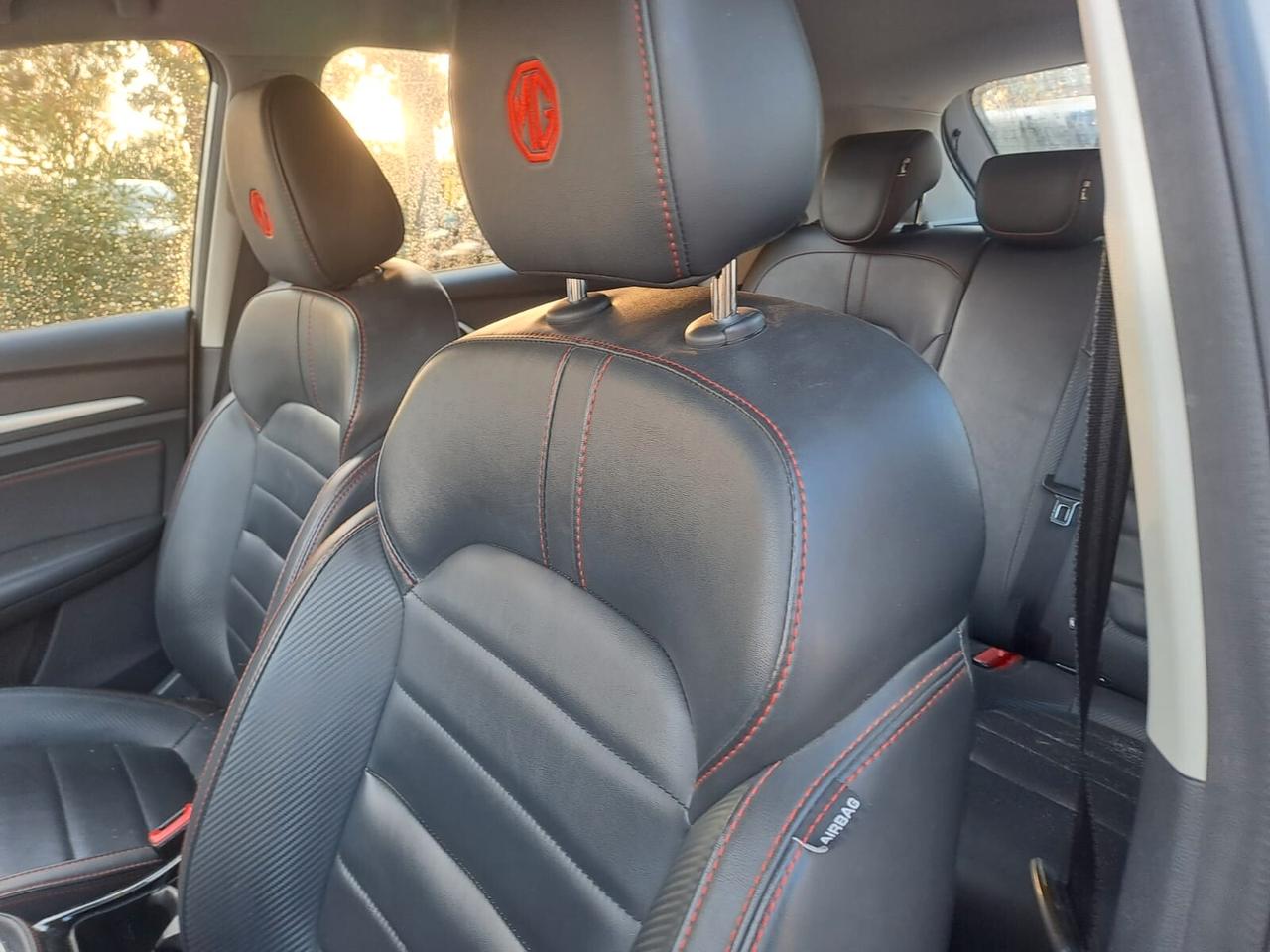 Mg ZS LUXURY PASSAGGIO INCLUSO