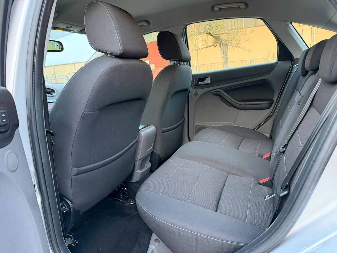 FORD FOCUS 2.0 TITANIUM BENZINA GPL 2030