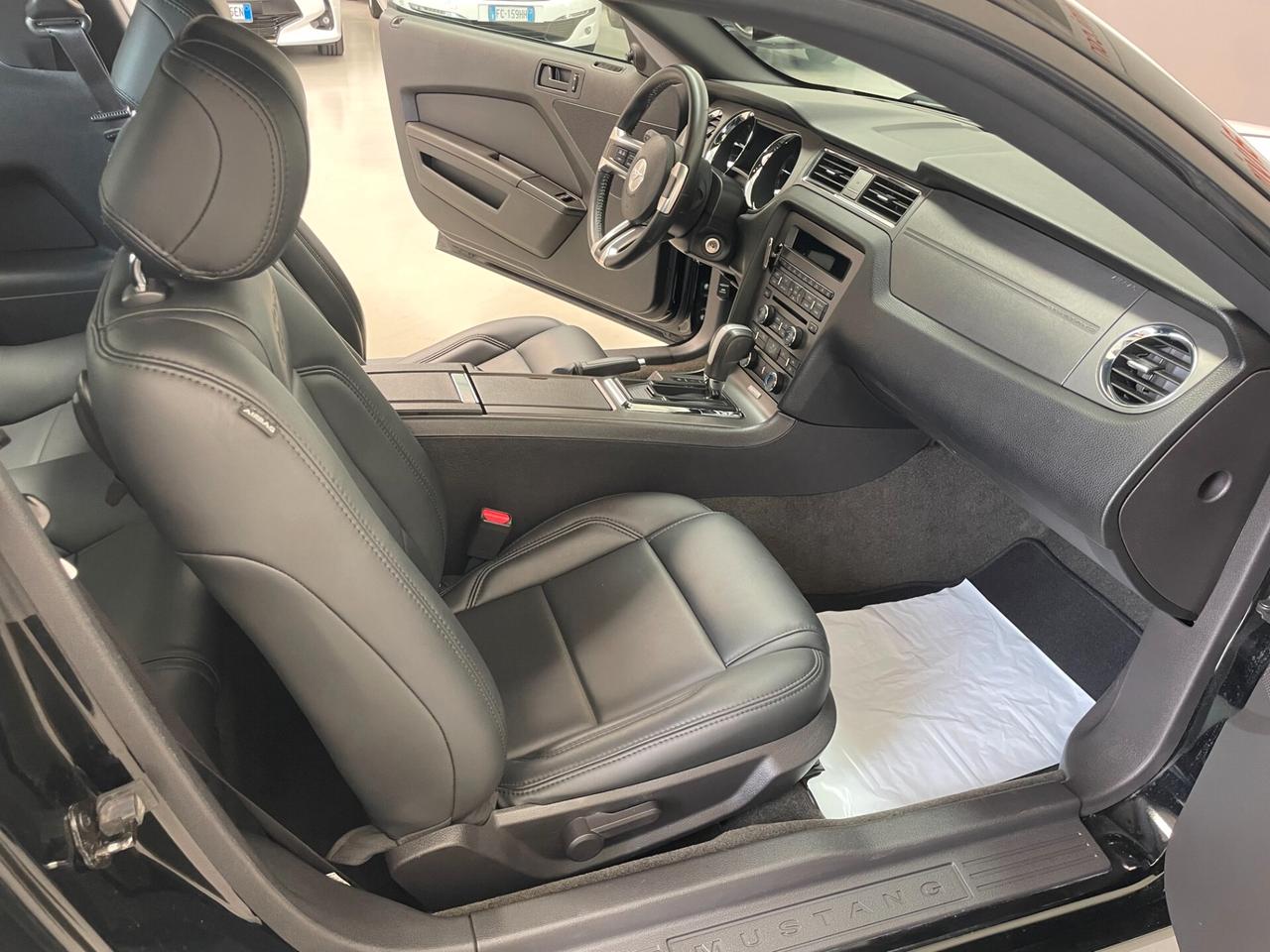 Mustang 3.7 V6 224cv automatic