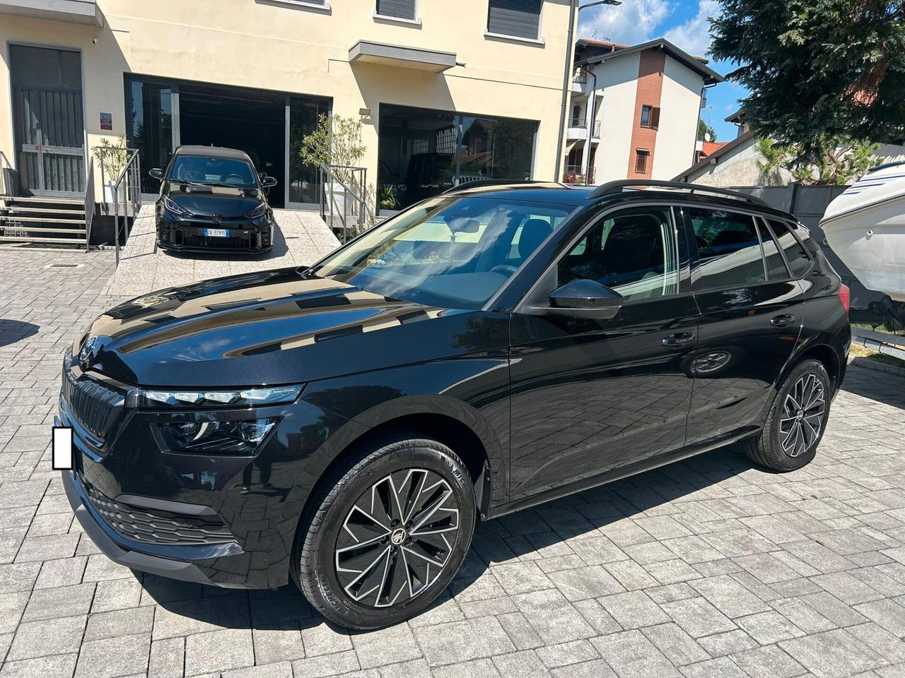 Skoda Kamiq 1.0 TSI Black Dots FARI LED - CERCHI 17" - RETROCAMERA