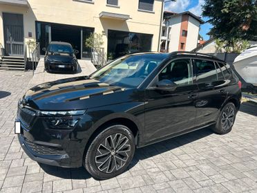 Skoda Kamiq 1.0 TSI Black Dots FARI LED - CERCHI 17" - RETROCAMERA