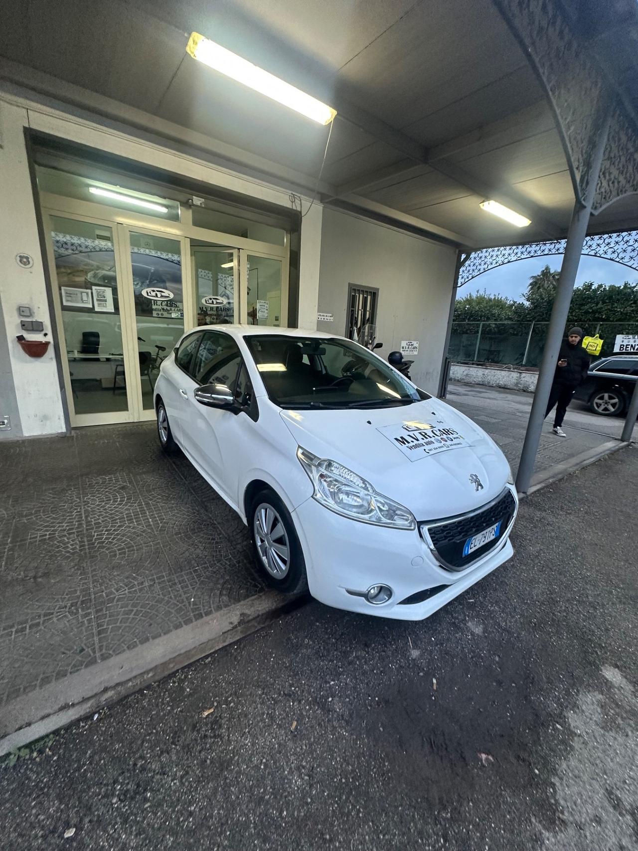 Peugeot 208 1.4 HDi 68 CV 3 porte Access