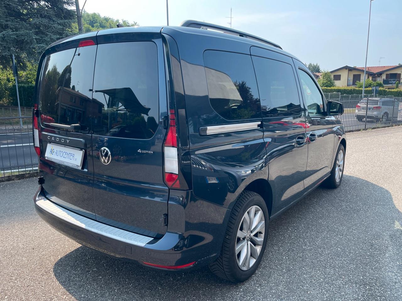 Volkswagen Caddy 2.0 TDI 122 CV 4Motion Space N1