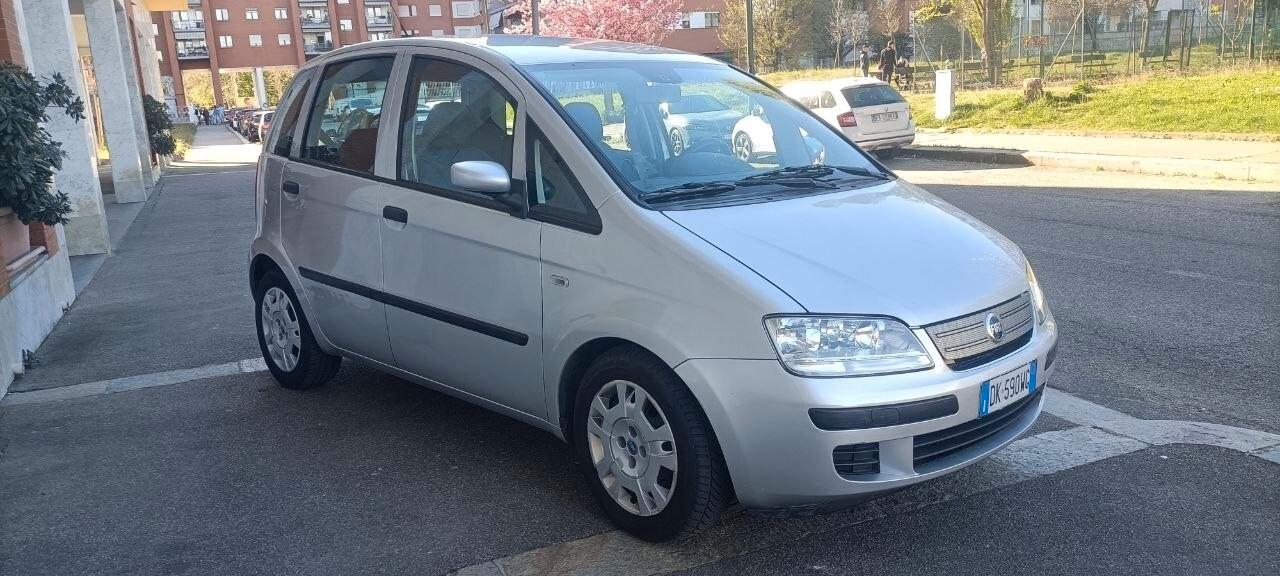 Fiat Idea 1.2 16V BlackLabel