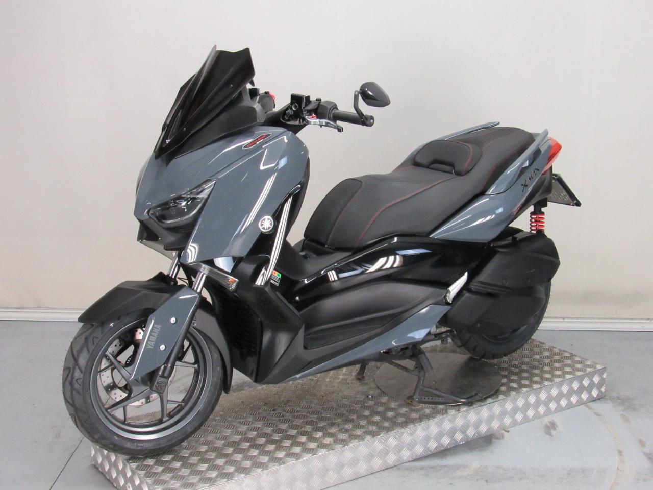 Yamaha X-Max 300 ABS TECH MAX POWER GREY