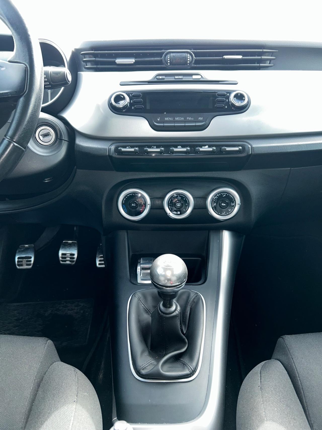 Alfa Romeo Giulietta 2.0 JTDm-2 140 CV Distinctive