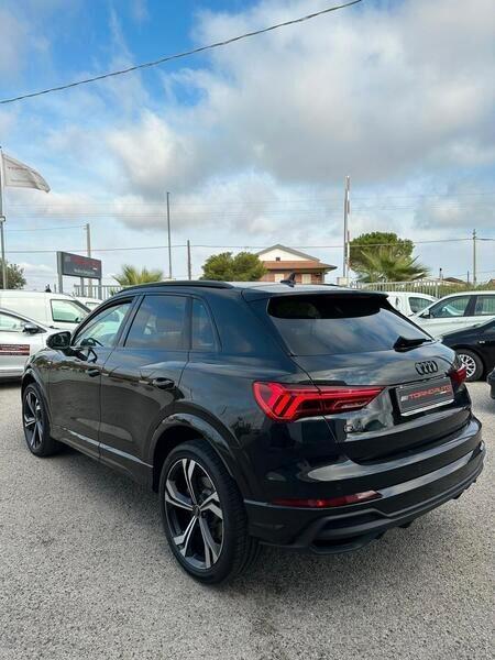 Audi Q3 45 TFSI e S tronic Line Identity Black