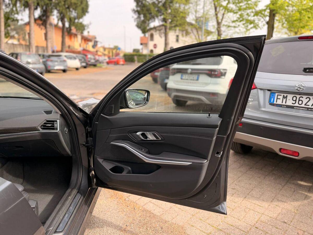 BMW Serie 3 320d mhev 48V xdrive Luxury auto