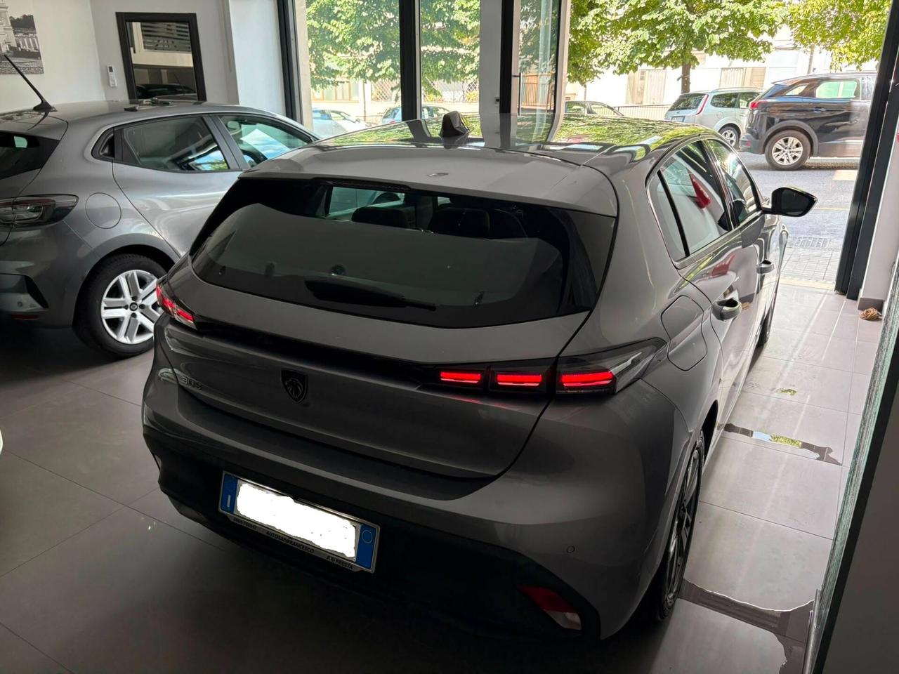 Peugeot 308 1.5 Business 130cv - 2022
