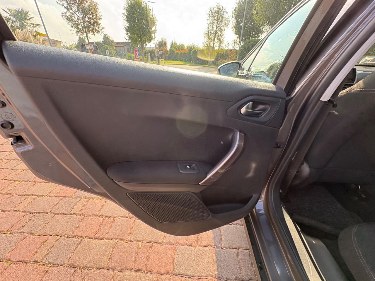 Peugeot 2008 1.2 VTi 82CV Allure