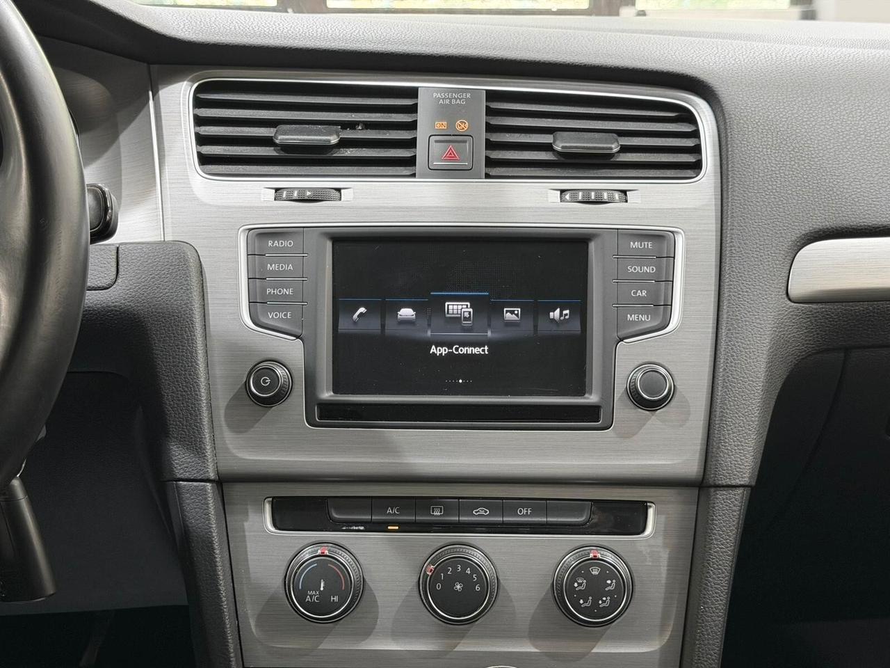 VW GOLF 1.6TDI 110cv COMFORTLINE 1HANDE