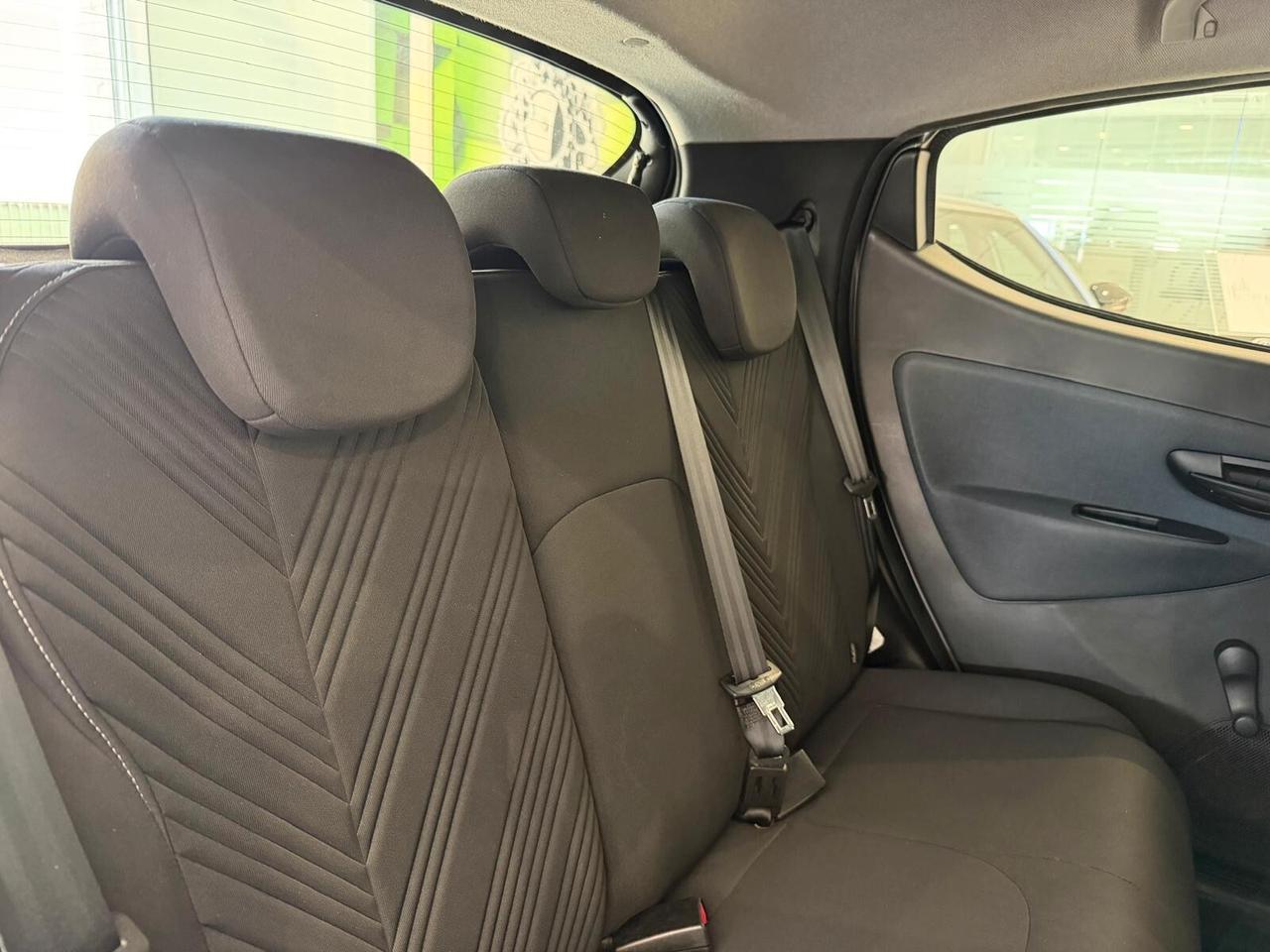 Lancia Ypsilon 1.0 FireFly 5 porte S&S Hybrid Ecochic Gold