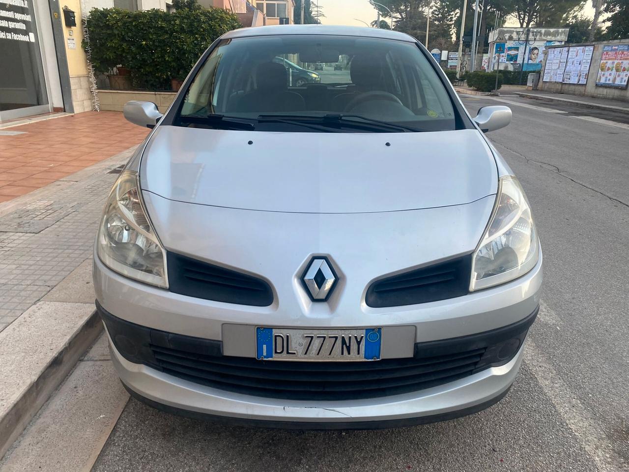 RENAULT CLIO 2008 1.5 DIESEL