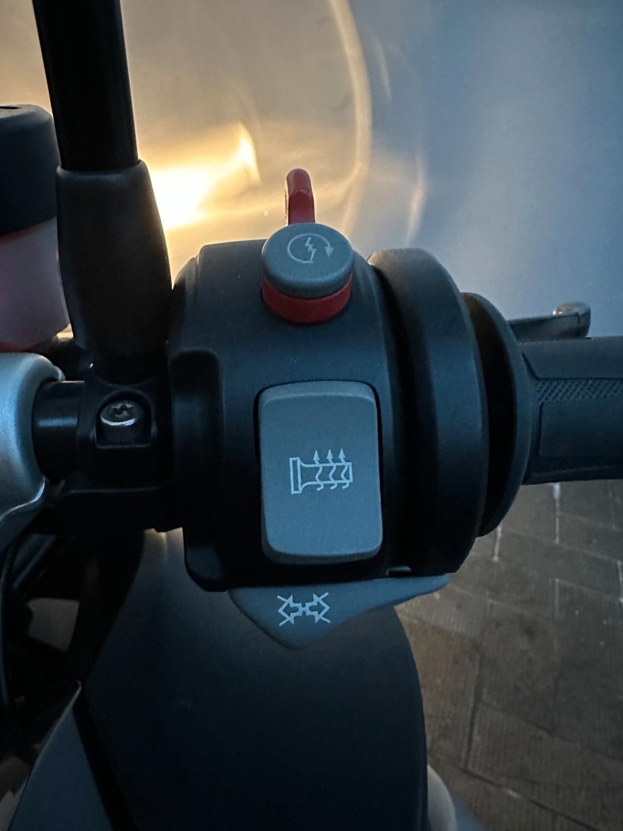 Bmw K 1200 R, tenuta e usata con amore e passione, pari al nuovo