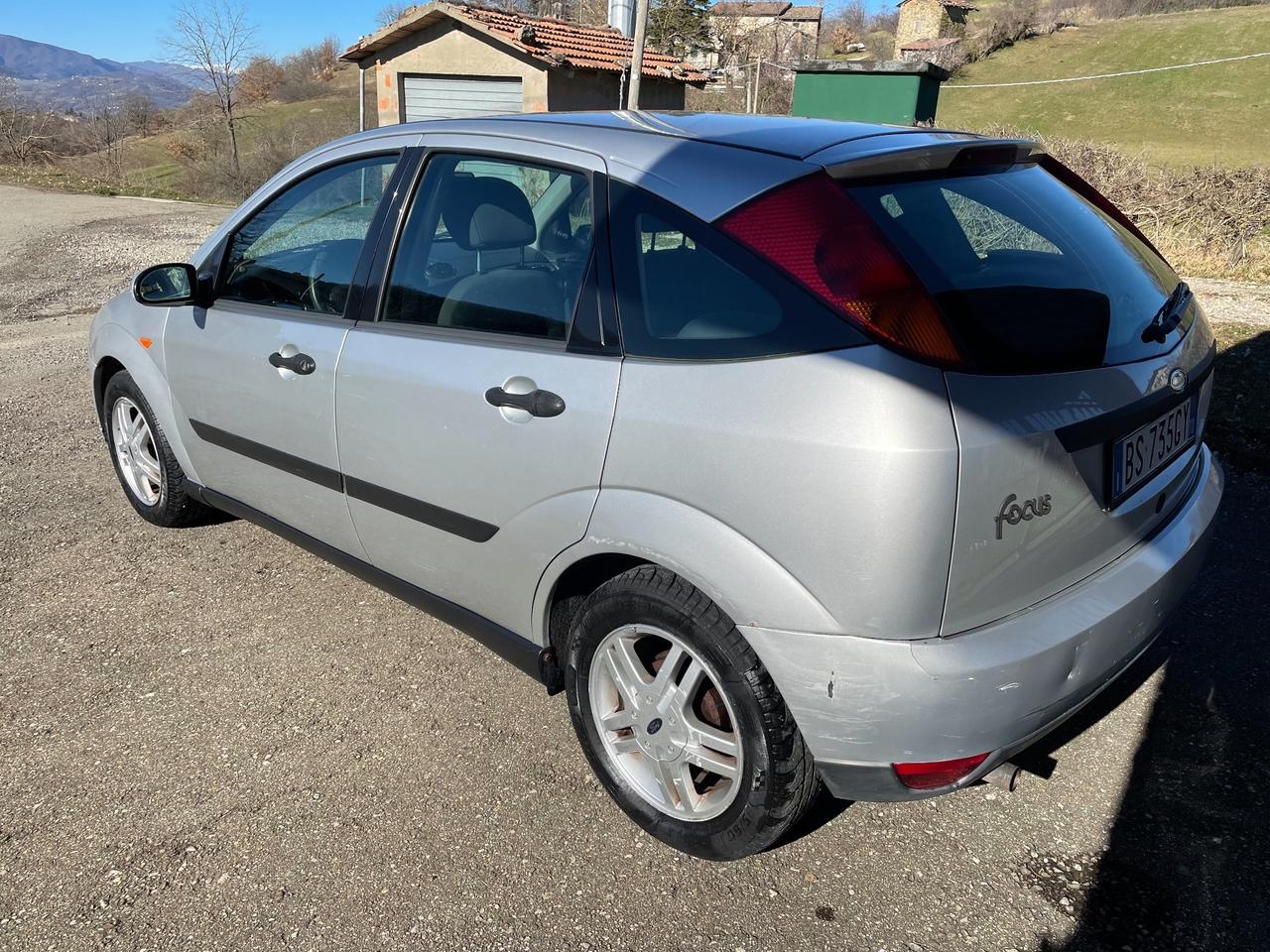Ford Focus 1.6i 16V cat 5p. Ghia