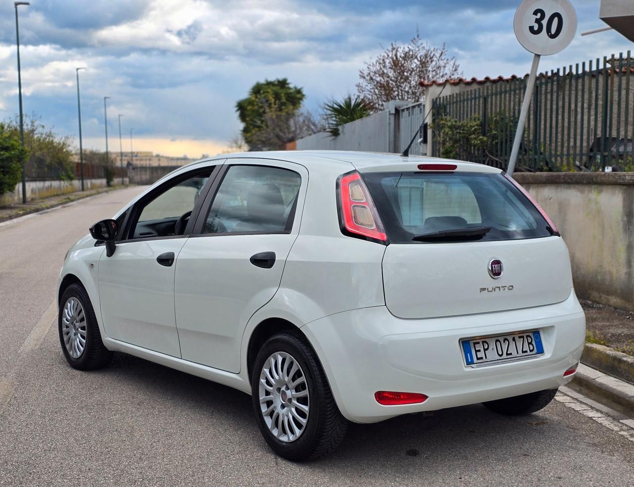 FIAT PUNTO EASY 1.3 M-JET 75CV 2014 NUOVISSIMA