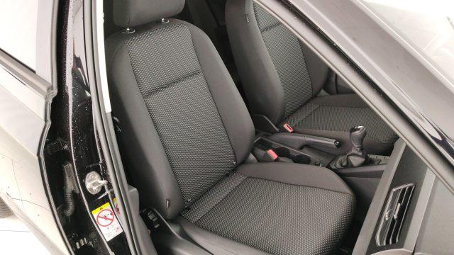 VOLKSWAGEN Polo 1.0 Young