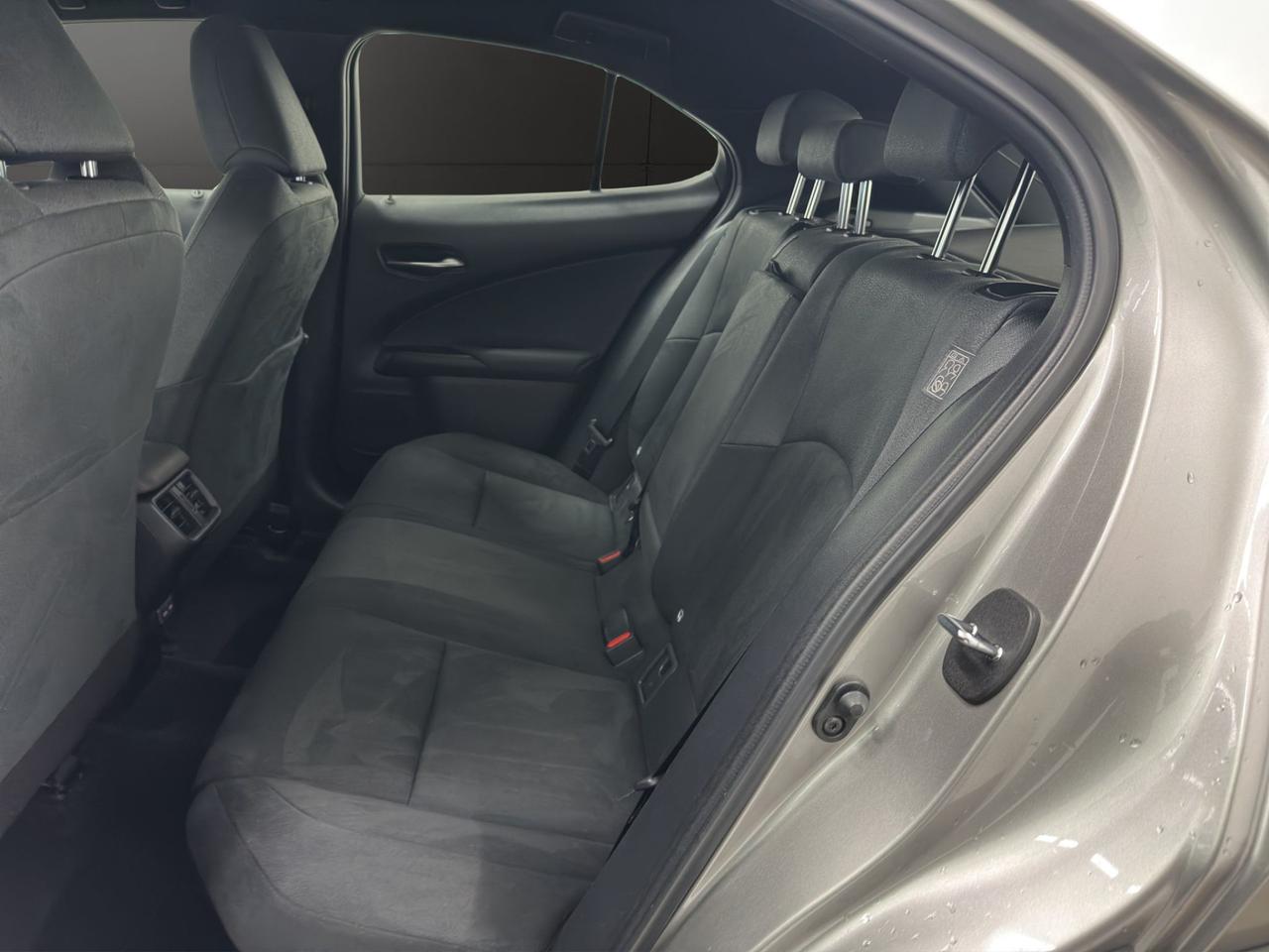 Lexus UX 250h 2.0 Executive 2wd cvt my22