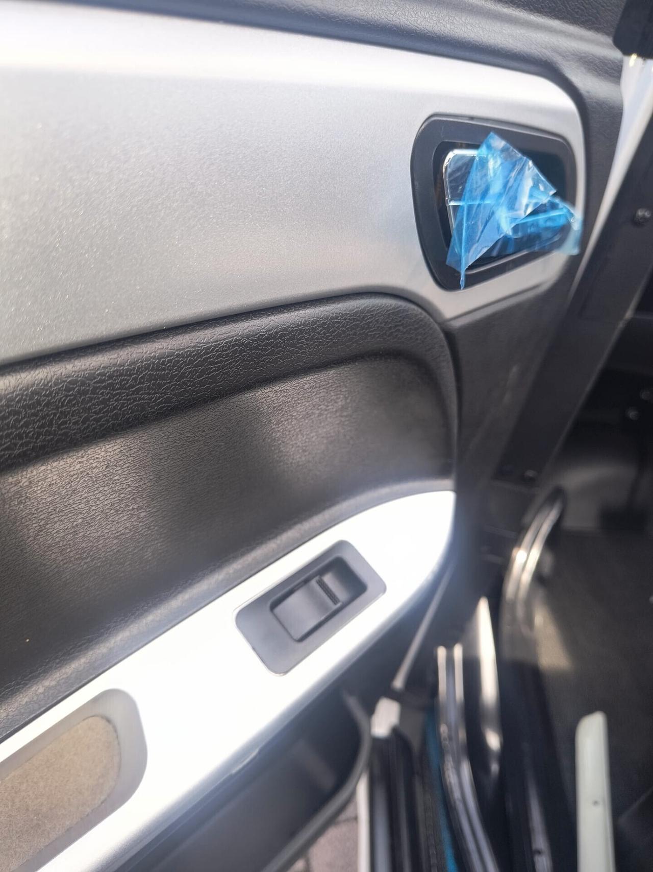 MINI AUTO DISABILI SCOOTER CABINATO ANZIANI
