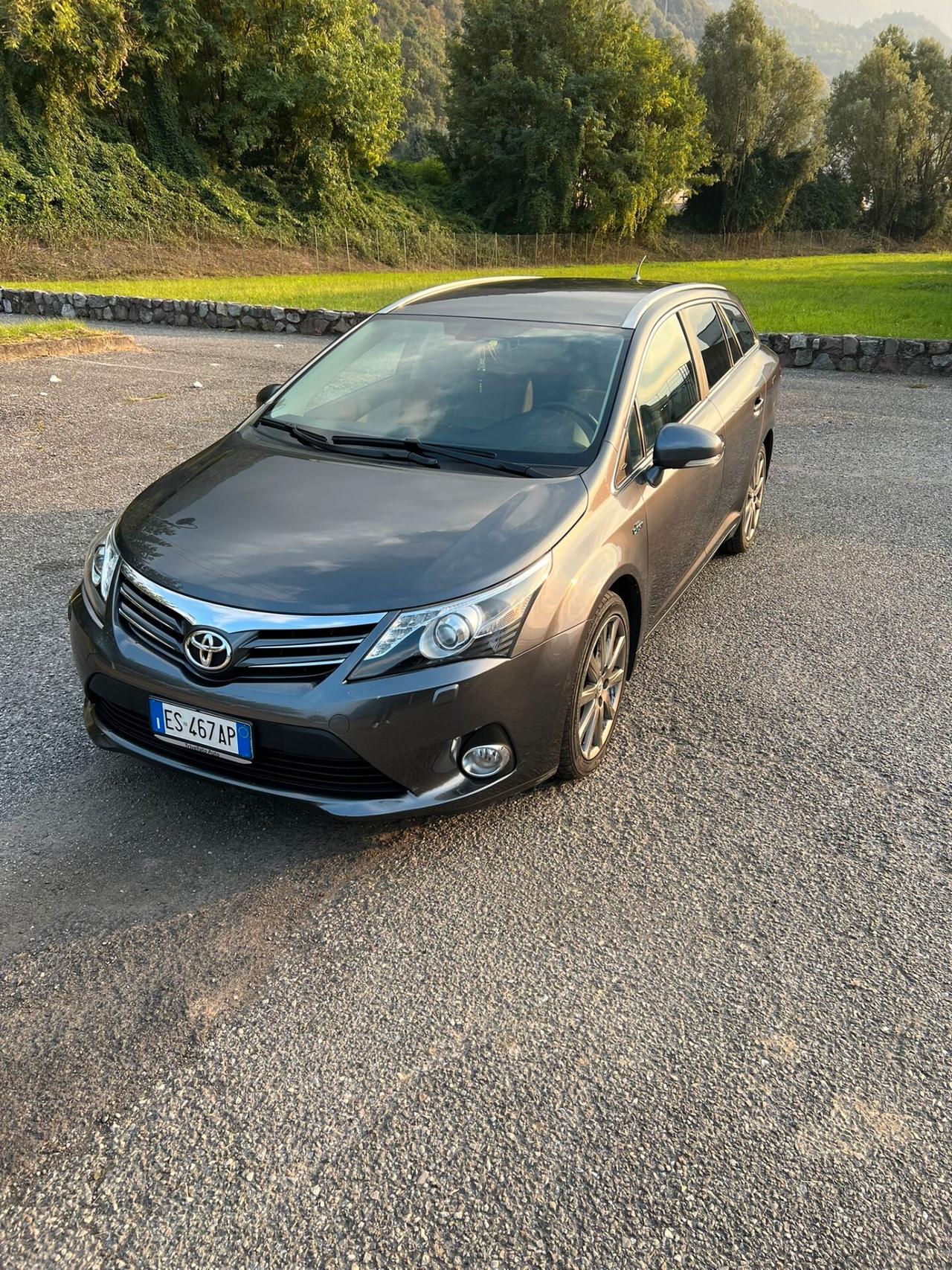 Toyota Avensis 2.2 D-Cat aut. Wagon Style Safety