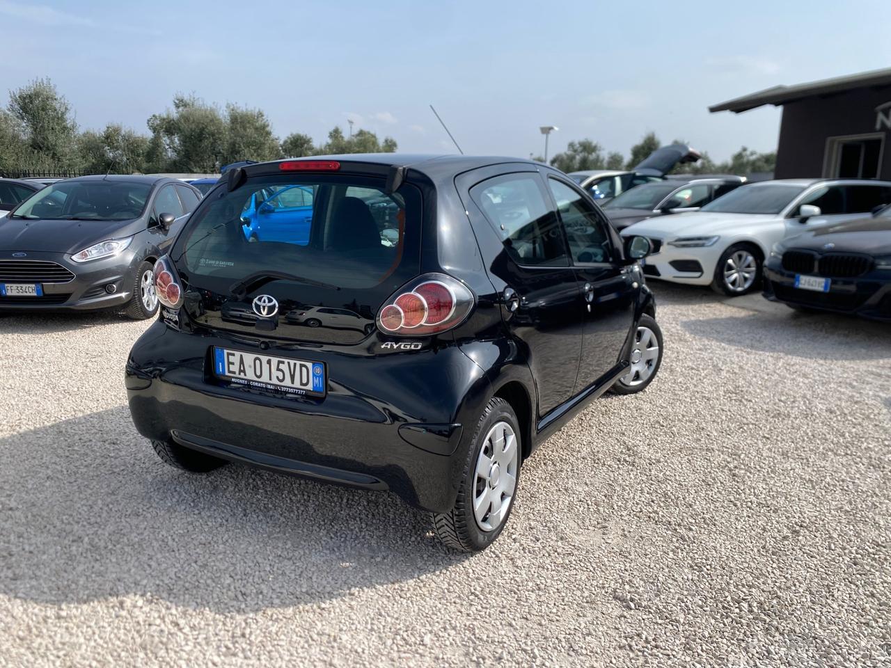 Toyota Aygo 1.0 12V VVT-i 5 porte Sol UNICO PROPIETARIO NEOPATENTATI GARANZIA 12 MESI