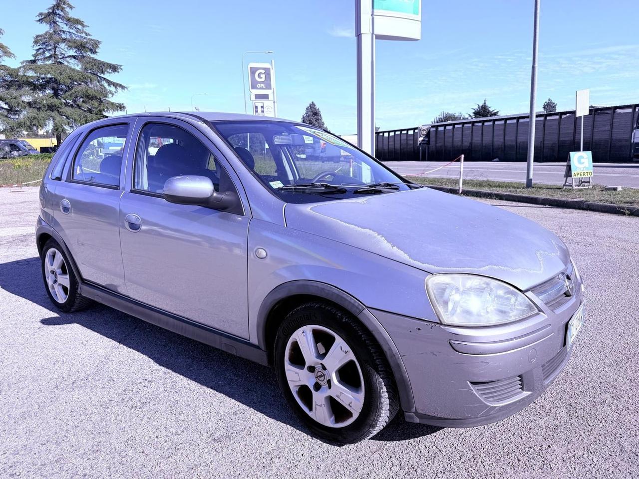 Opel Corsa 1.2i 16V cat 5 porte Ok neopatentati