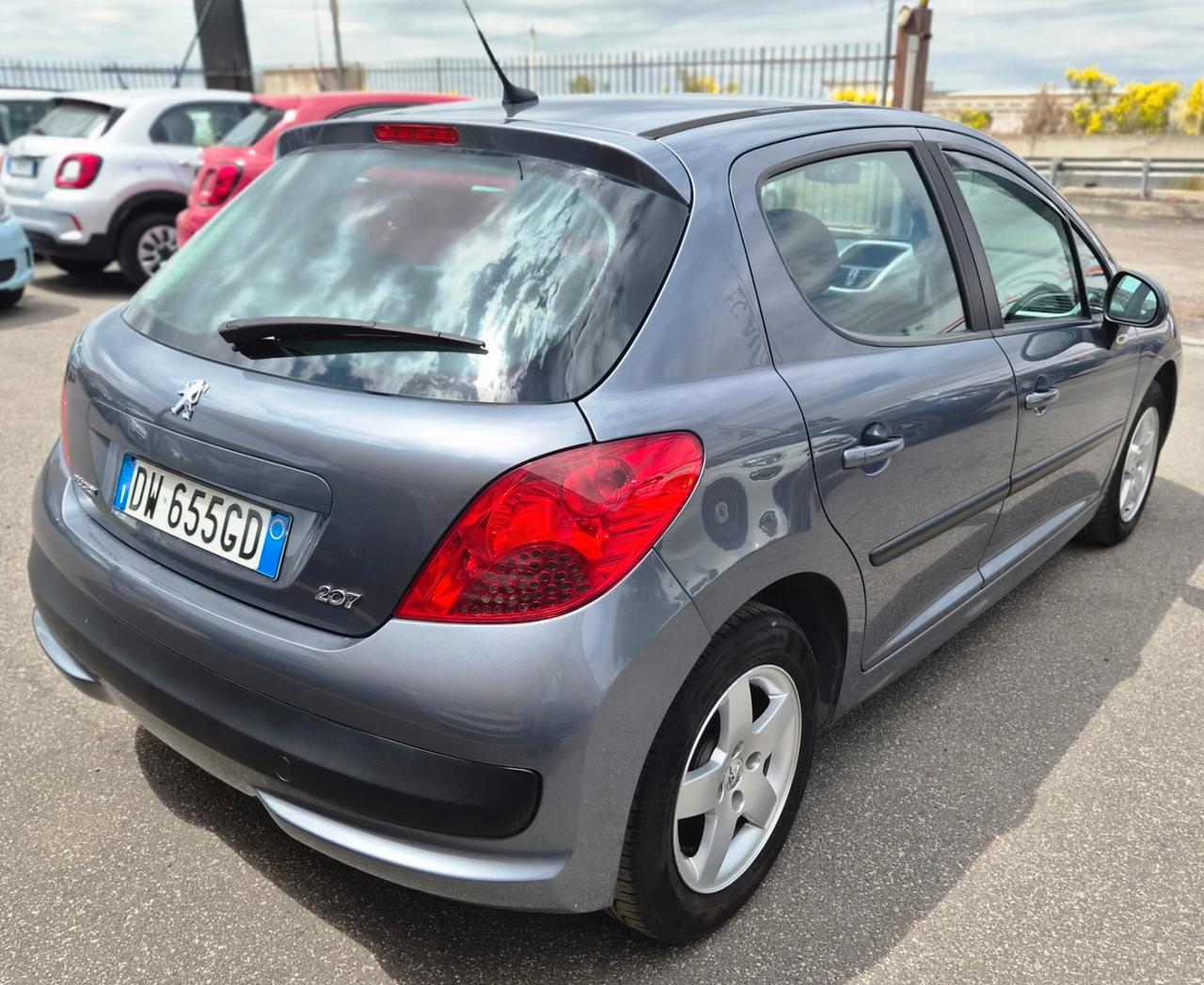 Peugeot 207 1.4 HDi 70CV 5p. ONE Line