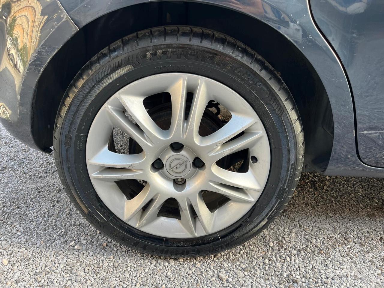 Opel Corsa 1.2 80cv Cosmo UNIPRO 12 MESI DI GARANZIA