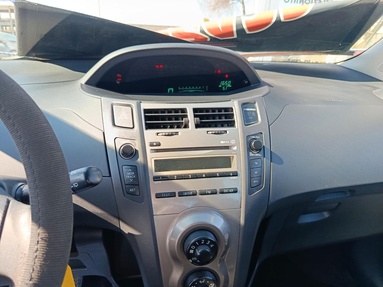 Toyota Yaris 1.0 5 porte Sol 2011