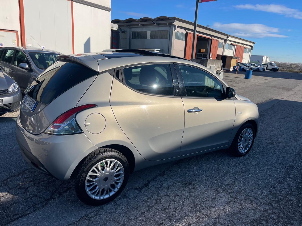 Lancia Ypsilon 1.3 MJT NEOPATENTATI